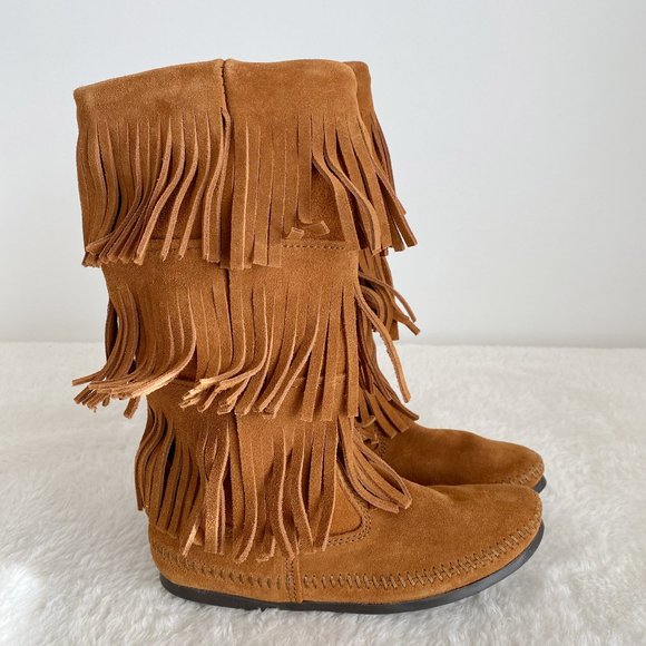 Minnetonka NWOT Women's 3-Layer Fringe Boot, Brown Suede, Size 7 - Picture 5 of 11